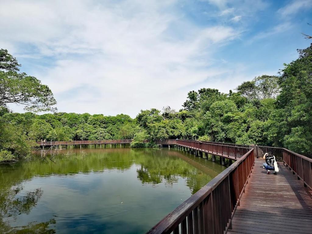A Cozy 3-Story Townhome Near Bts & Lovely Estuary Ban Khlong Ta Khet Екстер'єр фото