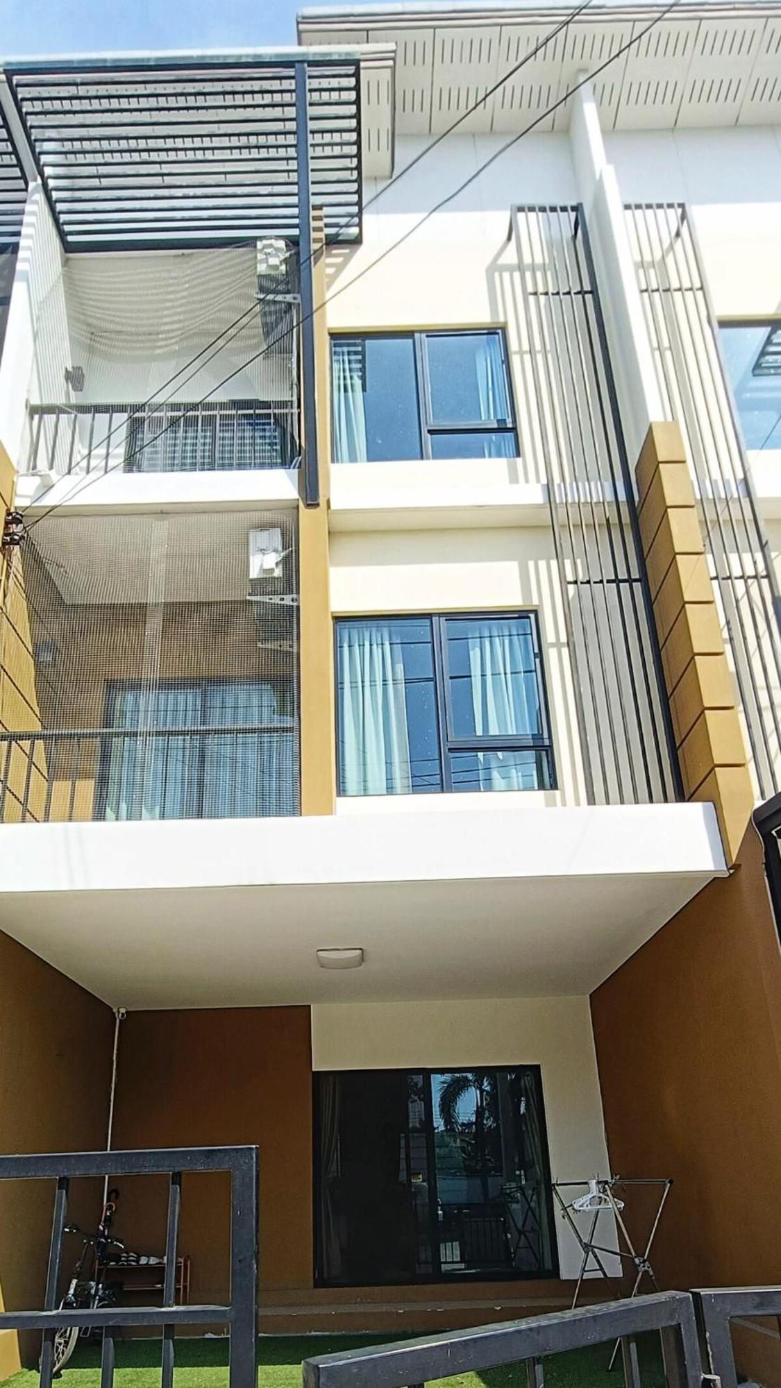 A Cozy 3-Story Townhome Near Bts & Lovely Estuary Ban Khlong Ta Khet Екстер'єр фото