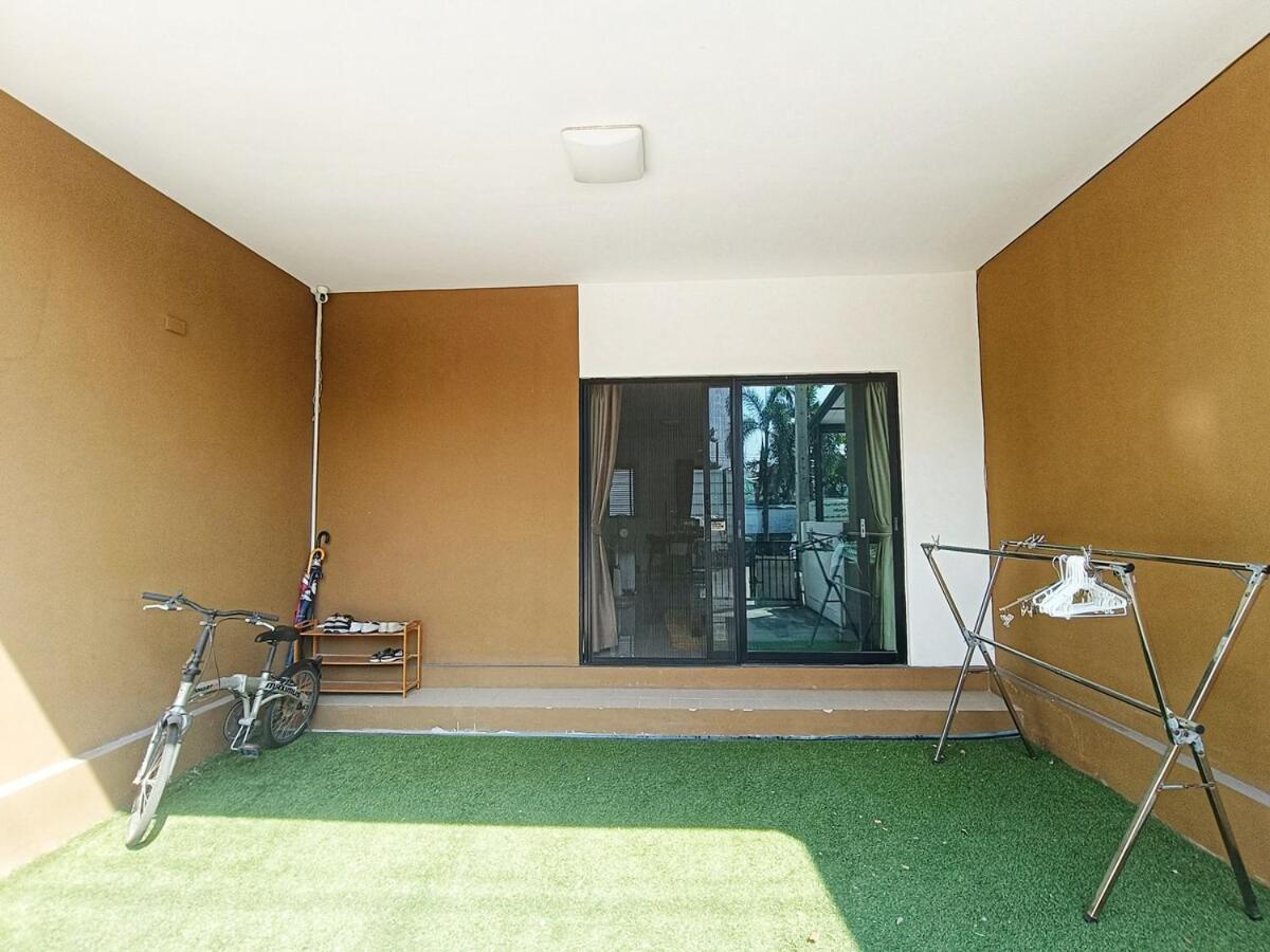 A Cozy 3-Story Townhome Near Bts & Lovely Estuary Ban Khlong Ta Khet Екстер'єр фото